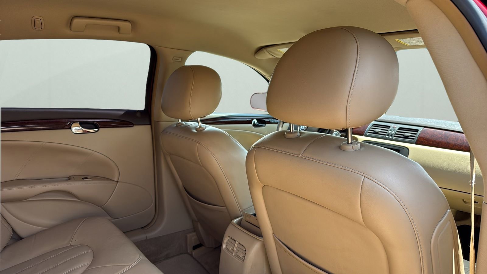 Used 2011 Buick Lucerne CXL w/ Driver Confidence Package FWD image 24