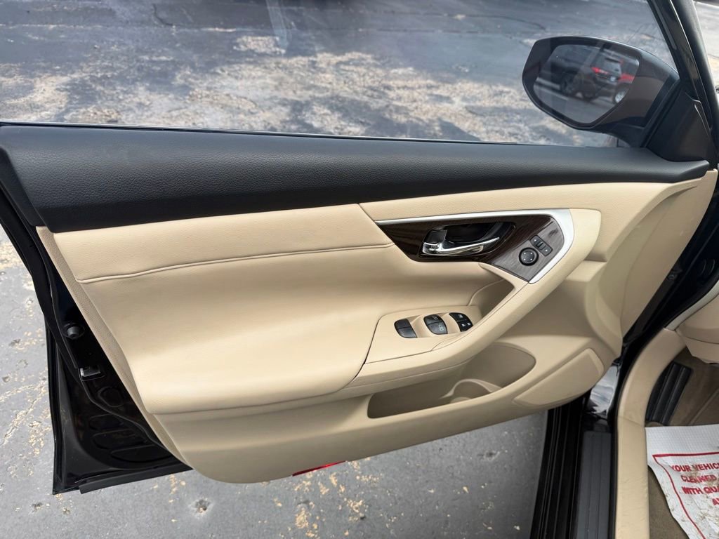 Used 2013 Nissan Altima 3.5 SL image 22