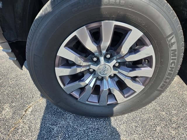 Used 2021 Toyota Tacoma Limited AWD/4WD image 10