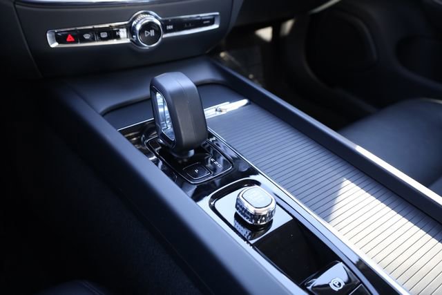 Used 2024 Volvo S60 B5 Core image 23