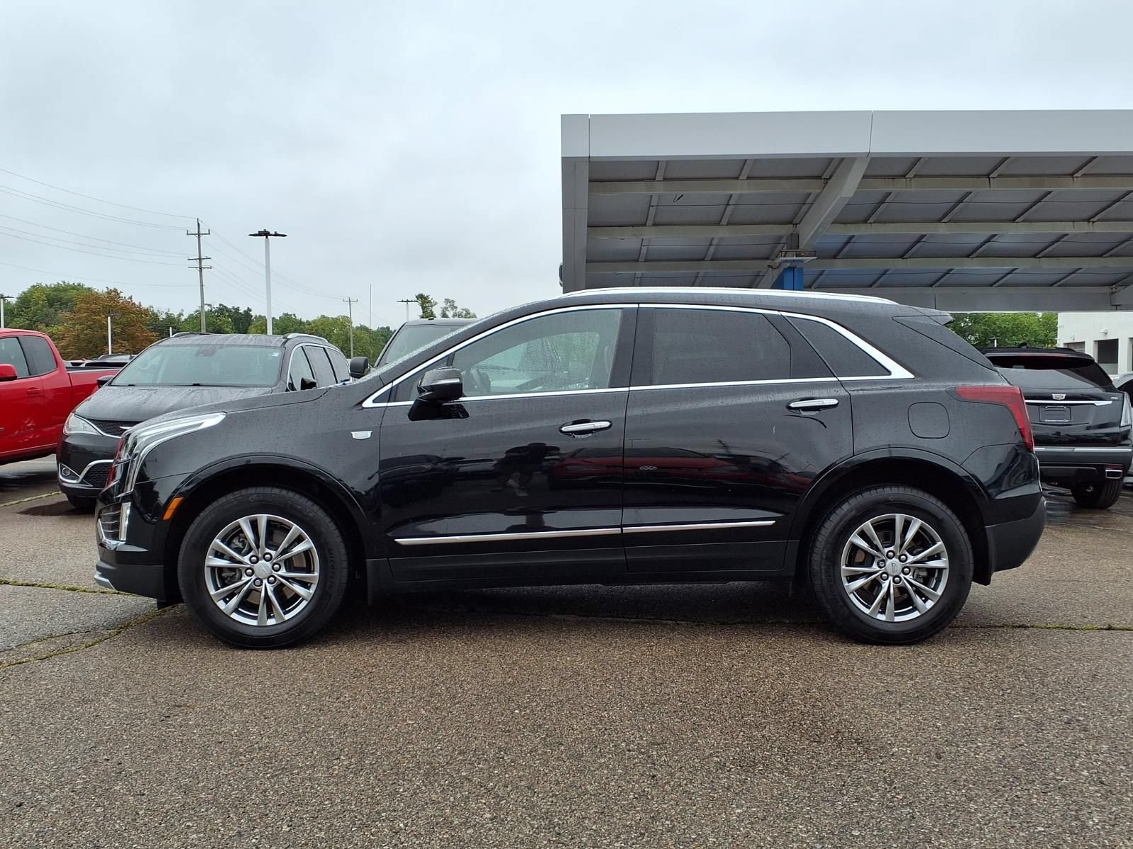 Used 2023 Cadillac XT5 Premium Luxury w/ LPO, Floor Liner Package AWD/4WD image 7