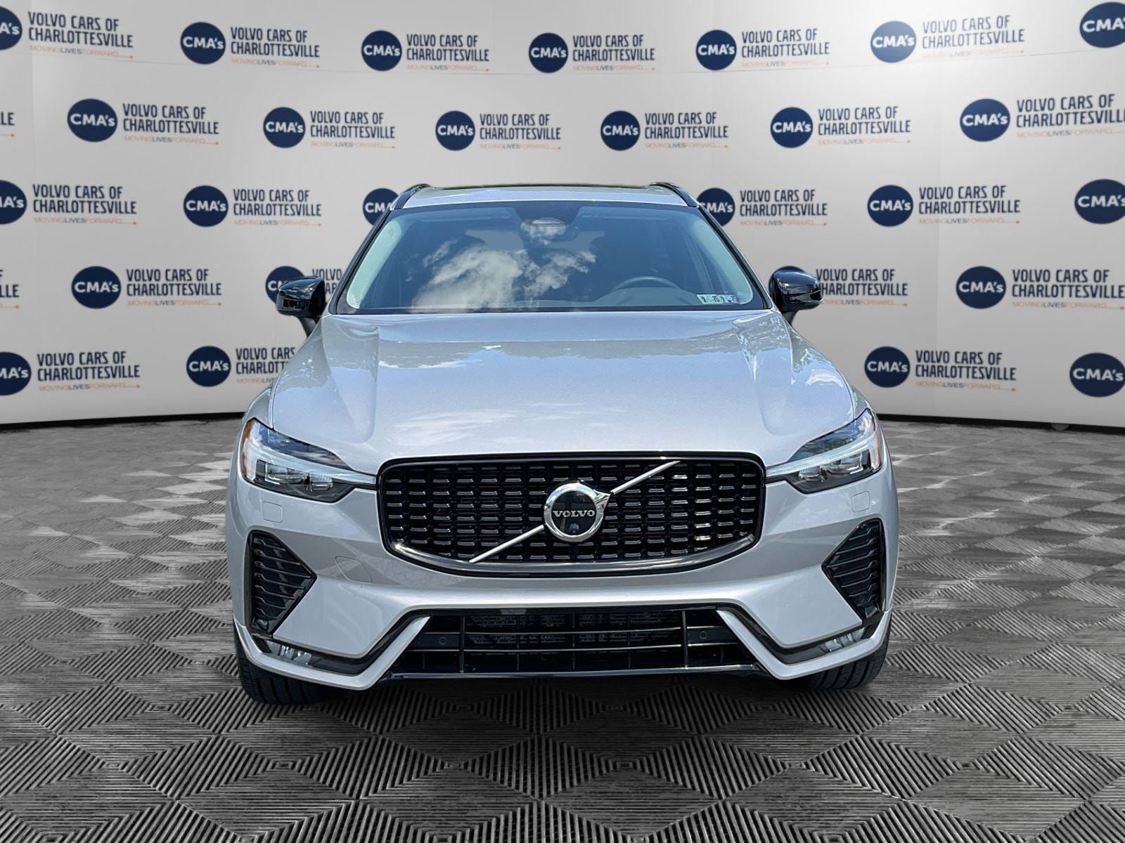 Certified 2023 Volvo XC60 B5 Plus w/ Climate Package AWD/4WD image 8