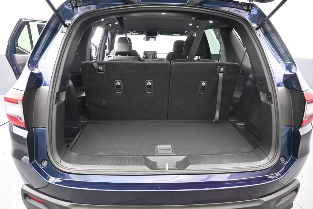 Used 2025 Honda Pilot Sport image 18