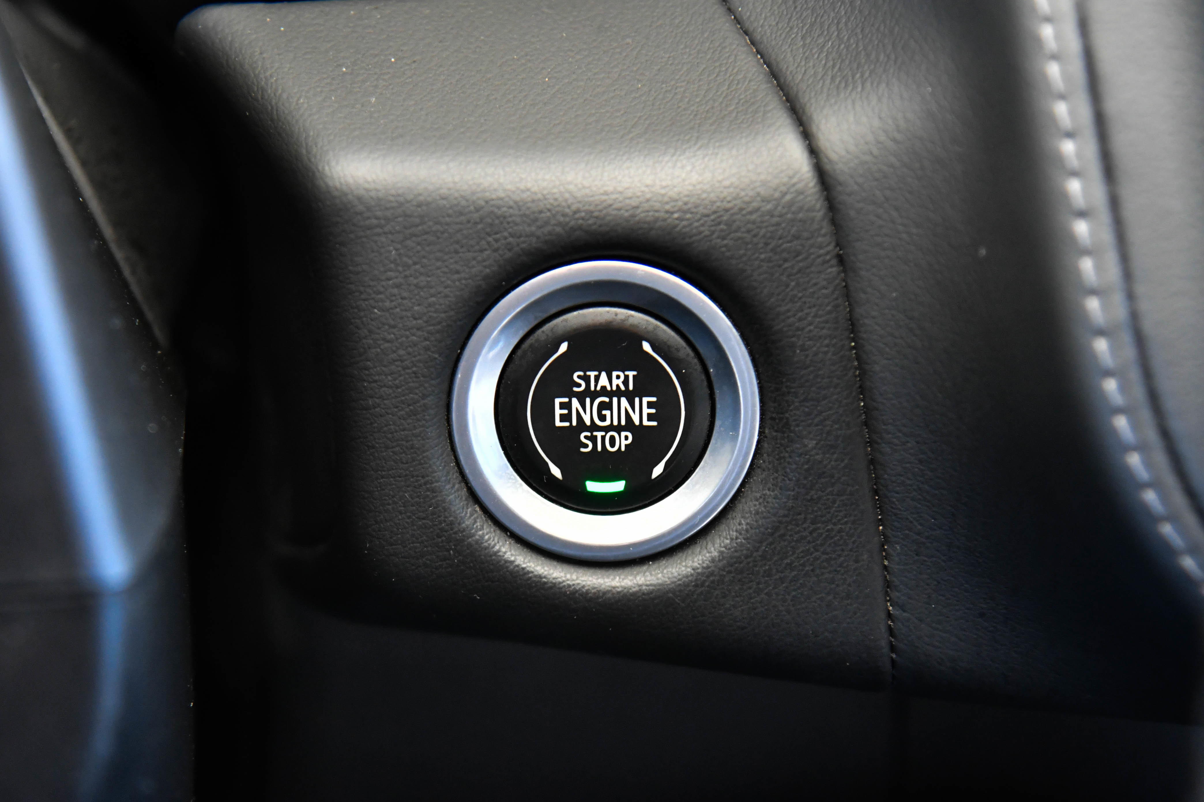Used 2023 GMC Yukon XL SLE RWD image 32