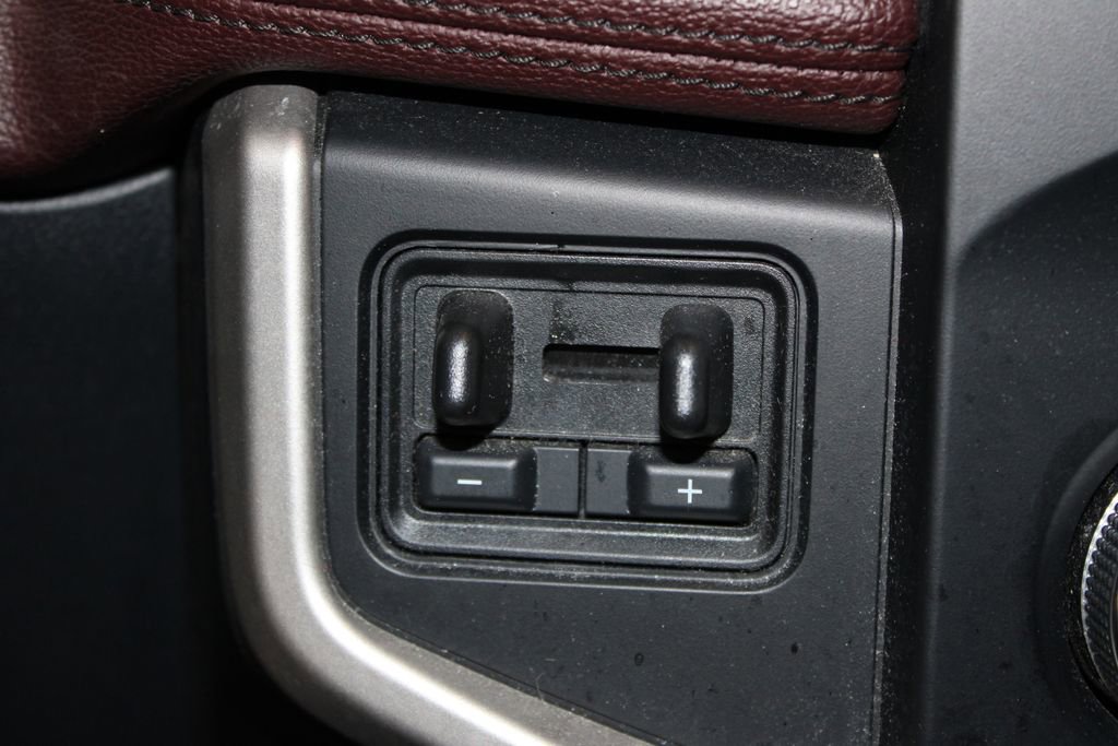 Used 2023 Ford Expedition Max Limited image 29