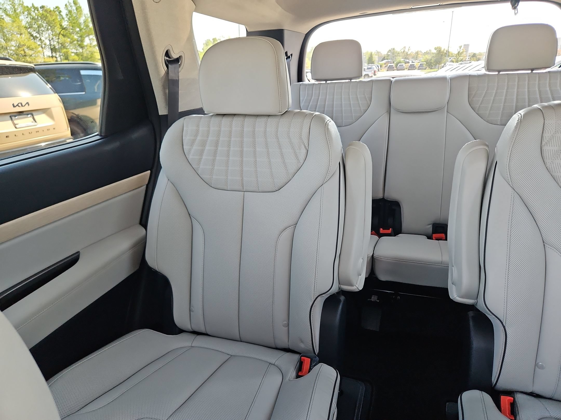 Used 2023 Hyundai Palisade Limited FWD image 12