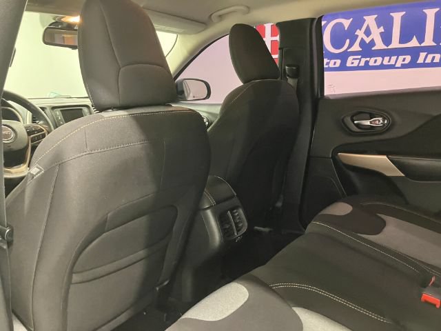 Used 2017 Jeep Cherokee Sport w/ Trailer Tow Group AWD/4WD image 29