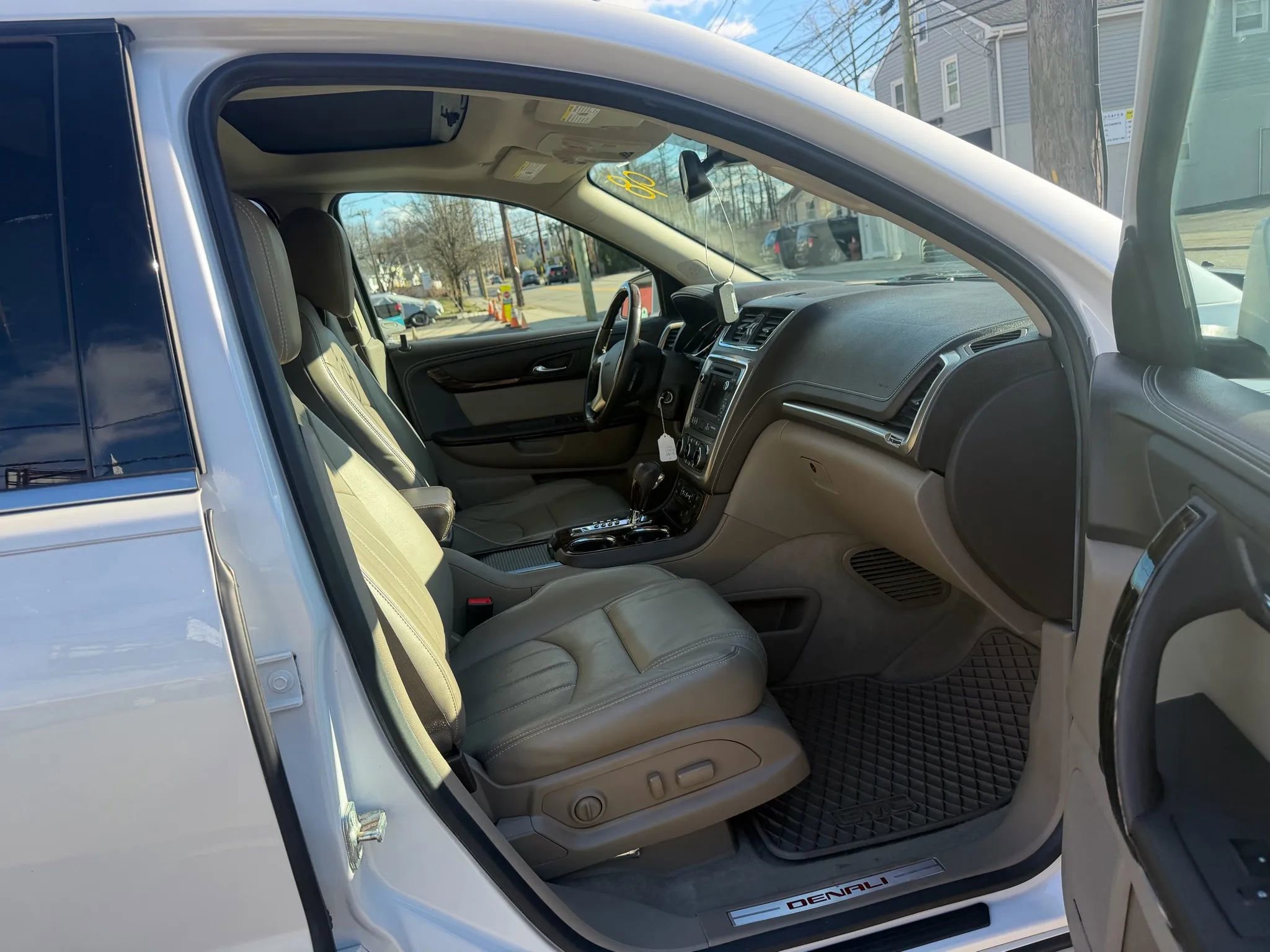 Used 2016 GMC Acadia Denali image 12