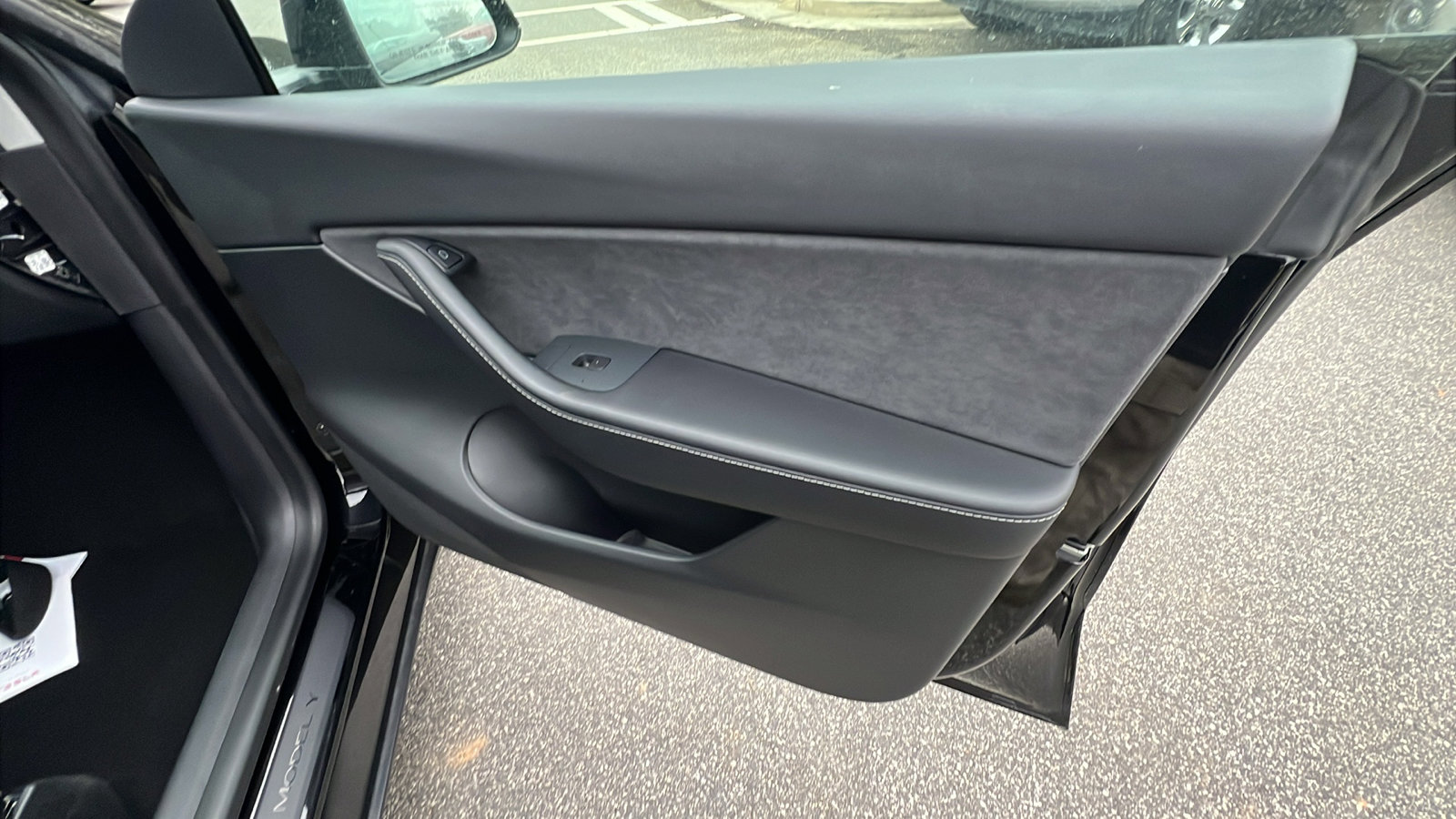 Used 2021 Tesla Model Y Long Range image 18