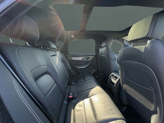 Used 2024 Jaguar F-PACE R-Dynamic S image 18