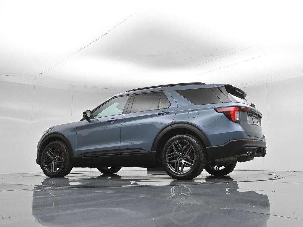 Used 2025 Ford Explorer ST image 53