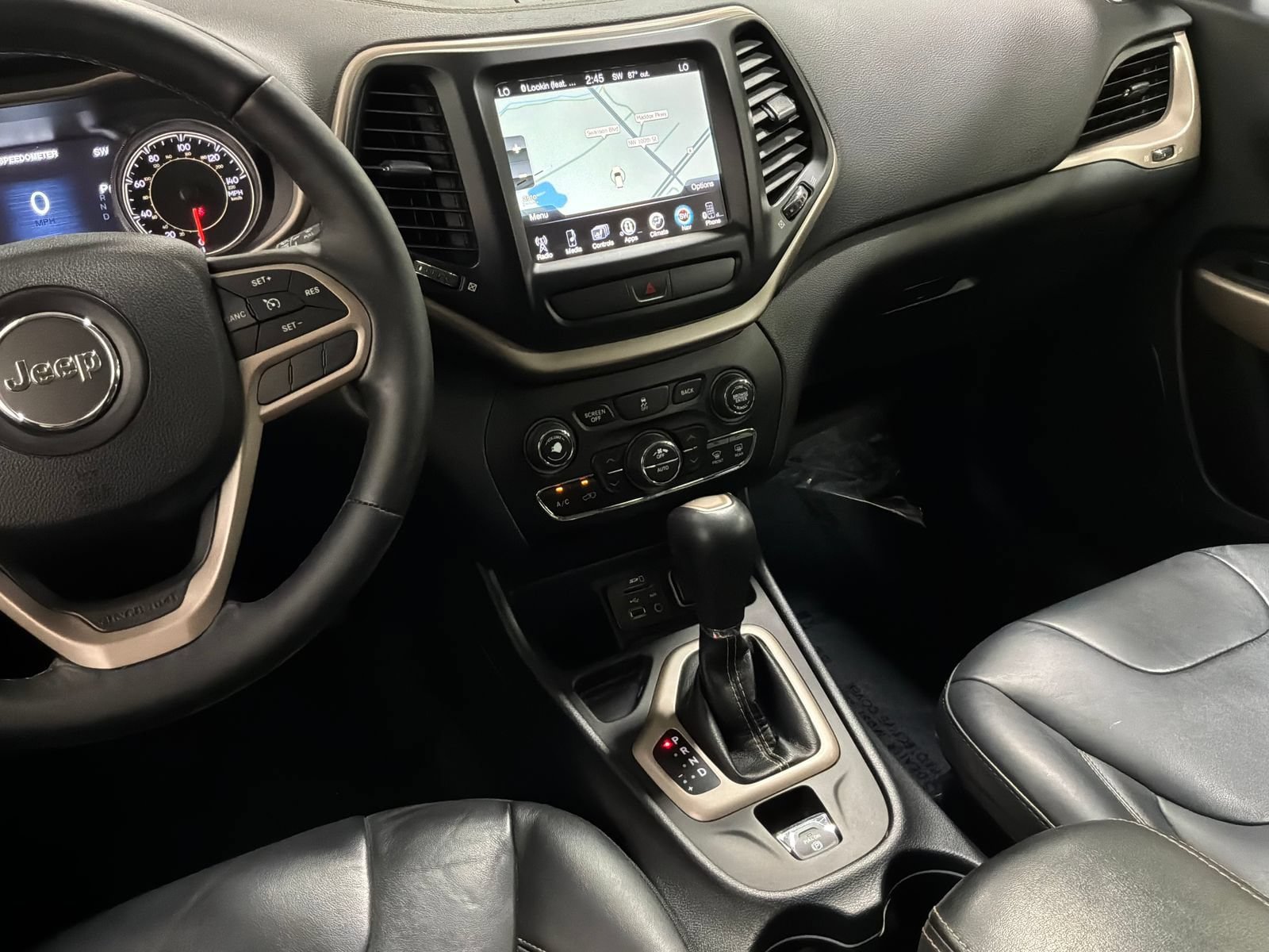 Used 2017 Jeep Cherokee Limited FWD image 8