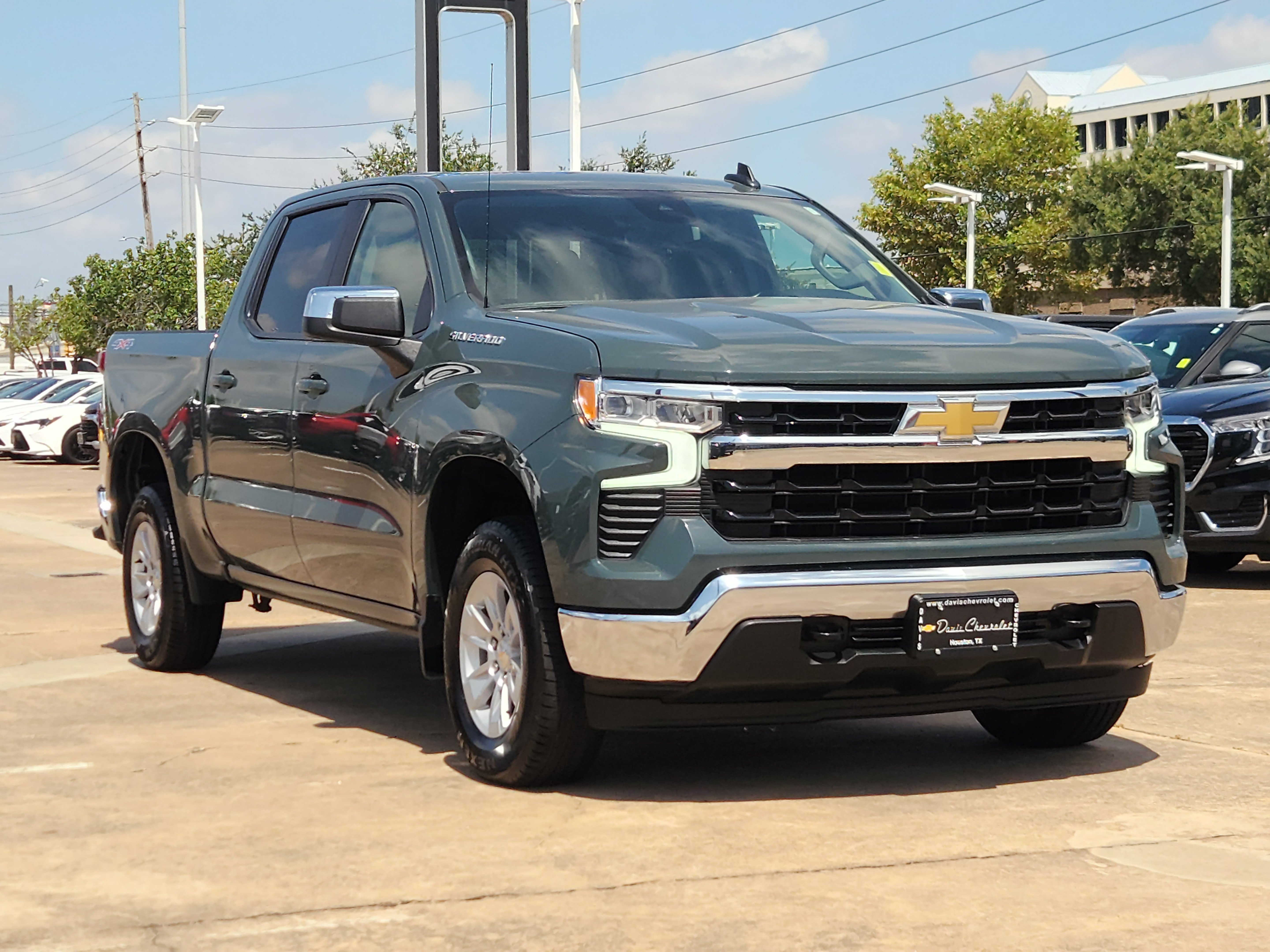 Certified 2025 Chevrolet Silverado 1500 LT AWD/4WD image 4