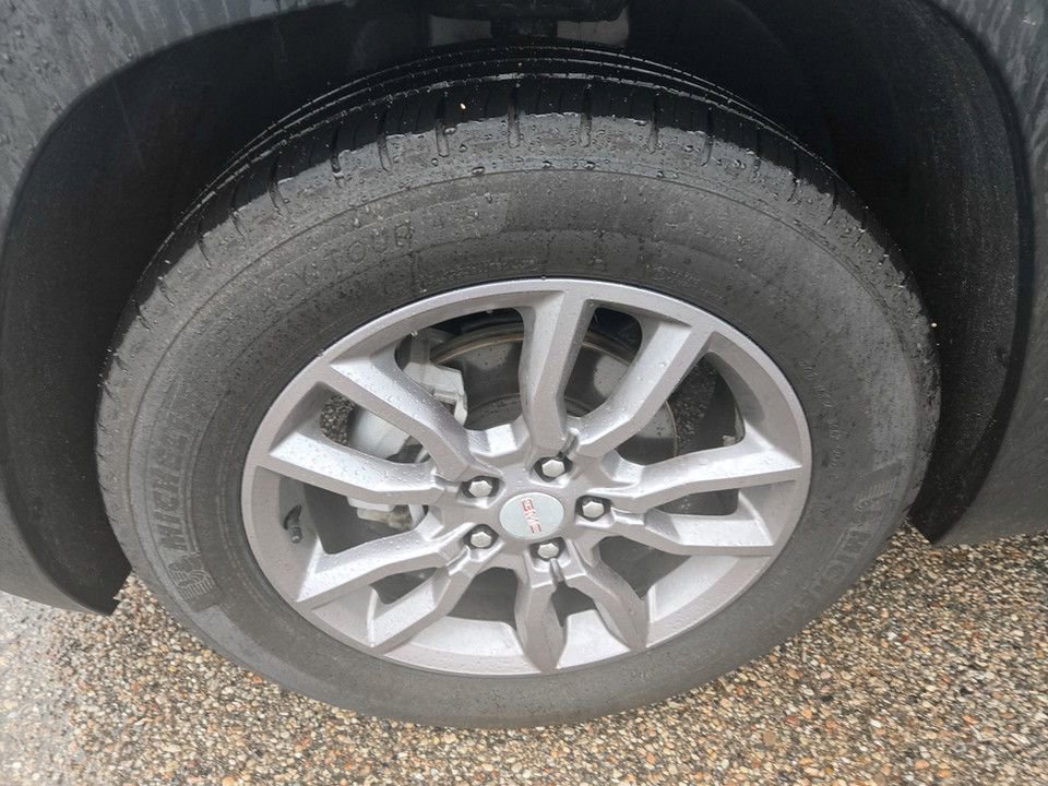 Used 2024 GMC Terrain SLT image 36