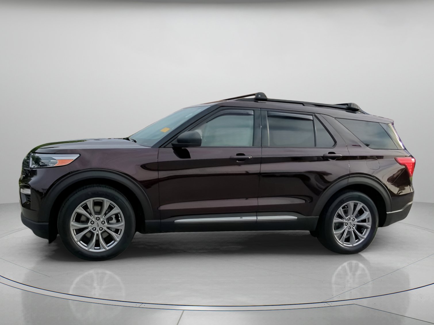 Certified 2022 Ford Explorer XLT w/ Equipment Group 202A RWD image 15