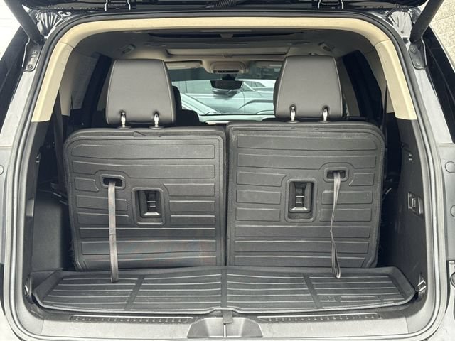 Used 2023 GMC Acadia Denali w/ Black Diamond Edition FWD image 11