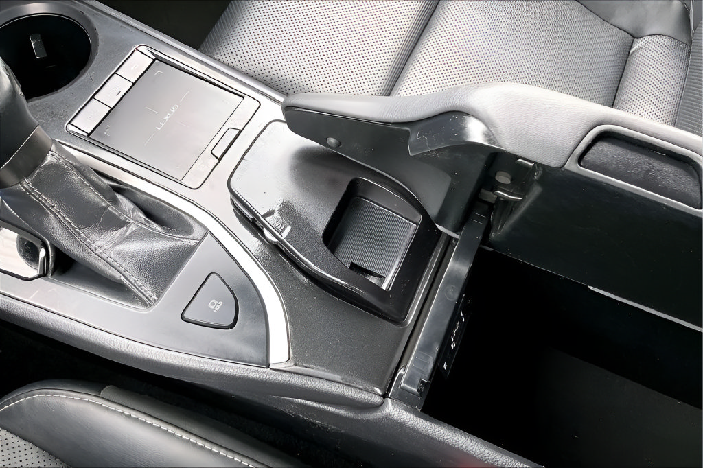 Used 2019 Lexus UX 200 w/ Premium Package FWD image 23