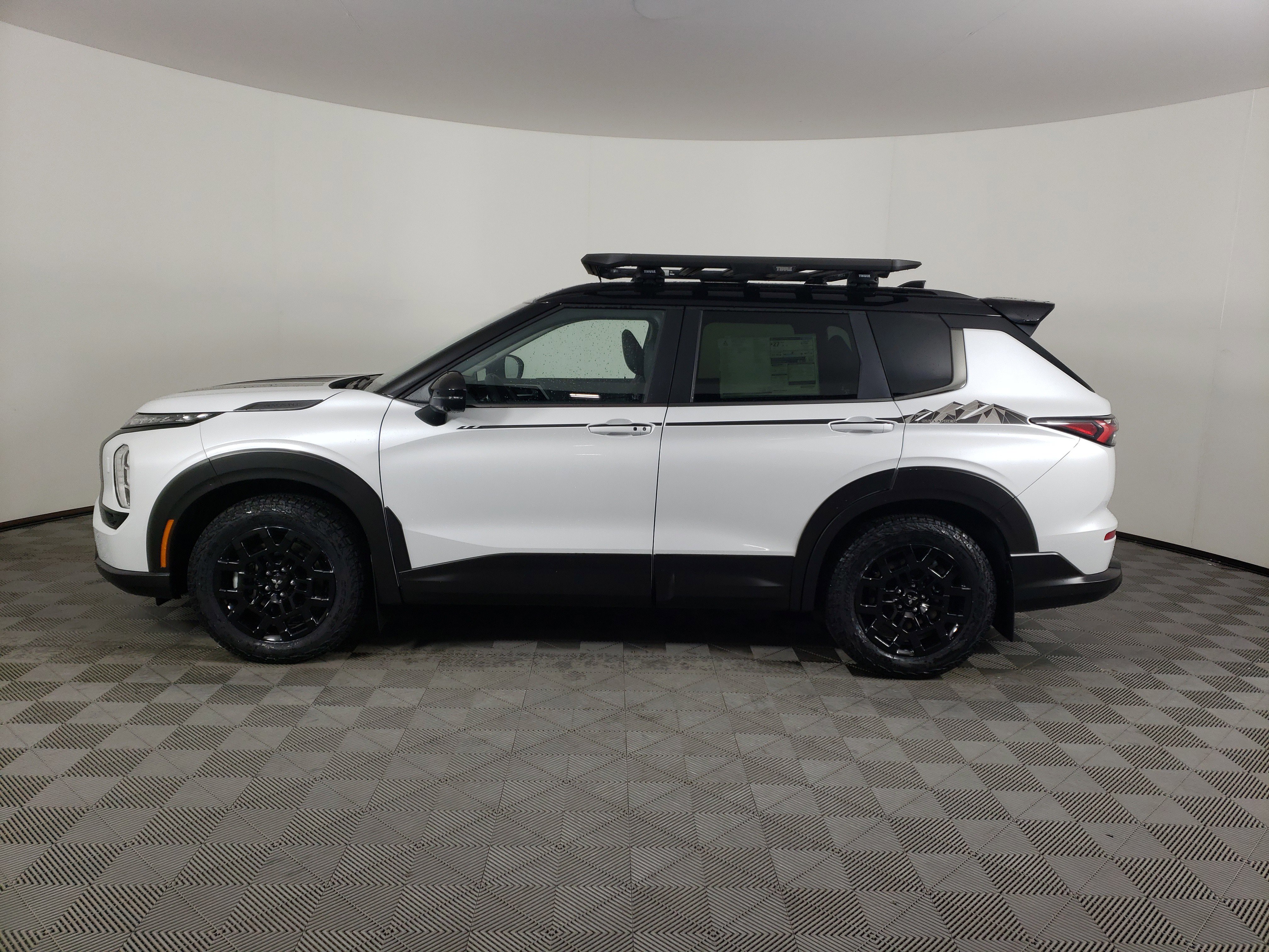 New 2026 Mitsubishi Outlander AWD image 3