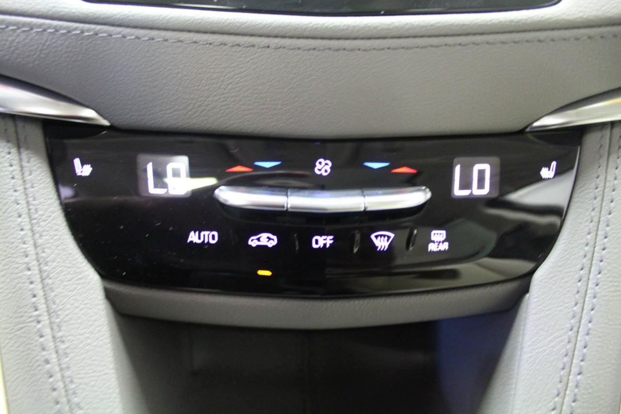 Used 2020 Cadillac XT5 Premium Luxury AWD/4WD image 18