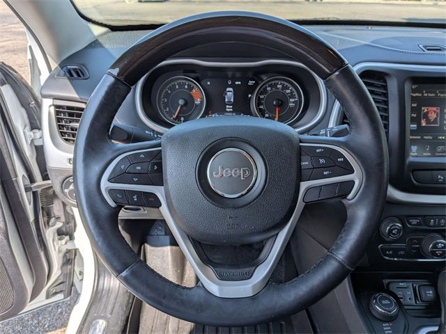 Used 2018 Jeep Cherokee Overland image 17