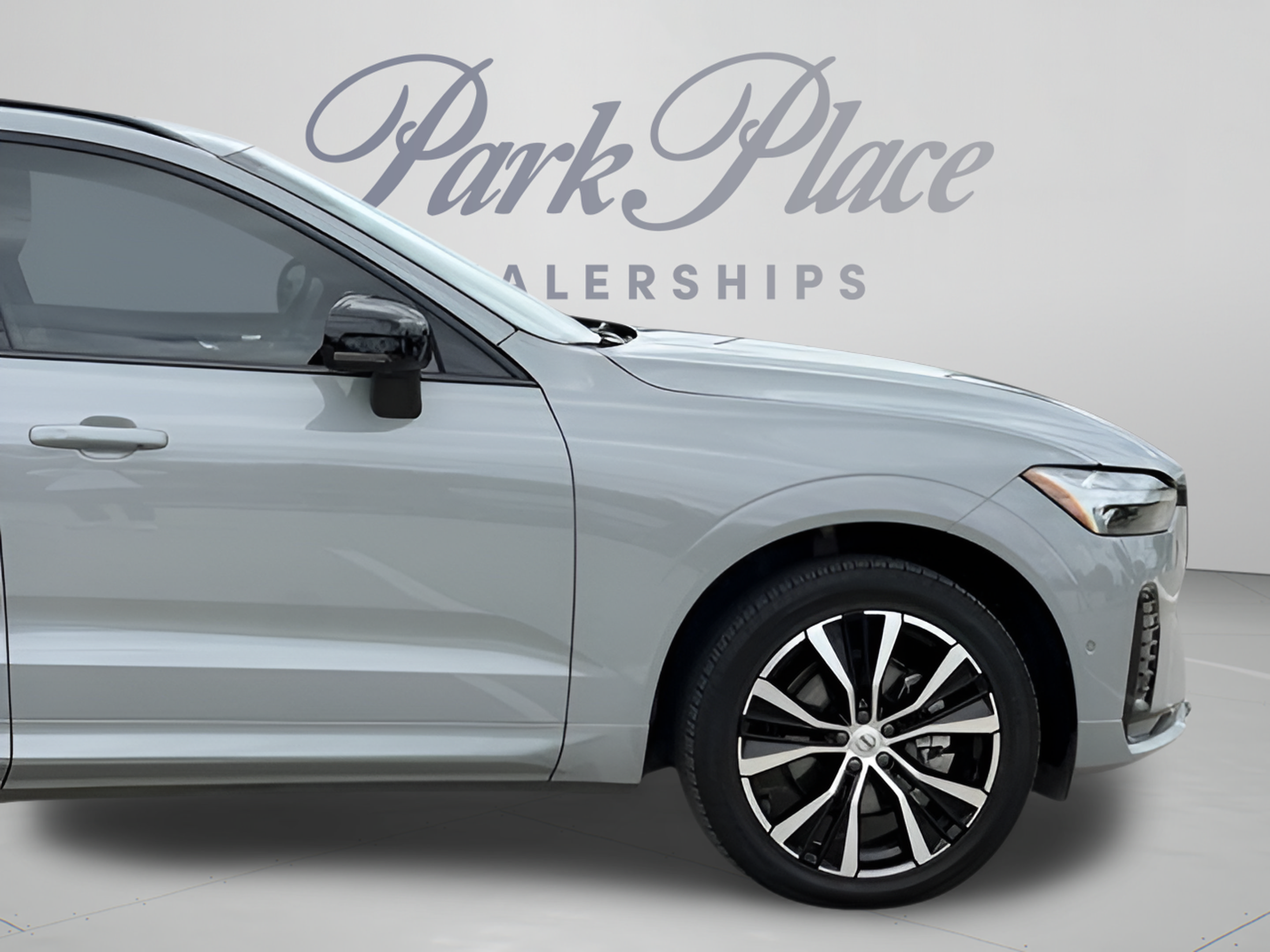 Used 2025 Volvo XC60 B5 Plus AWD/4WD image 37