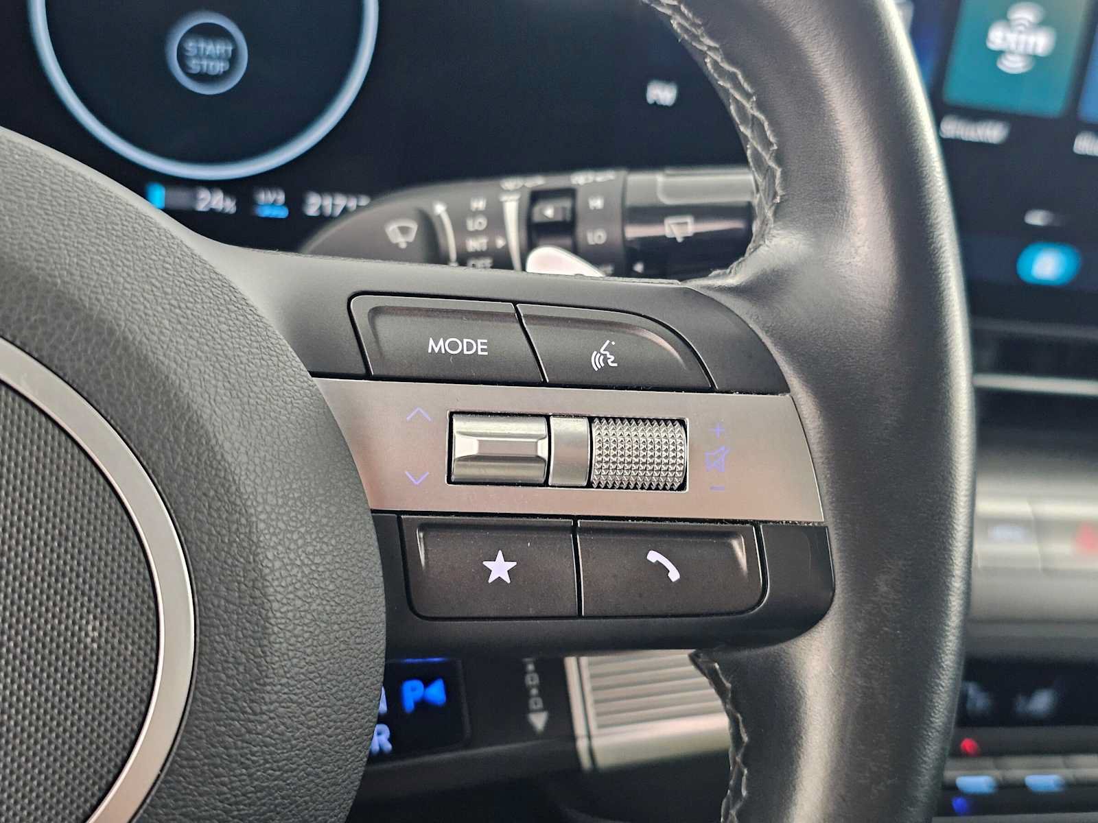 Used 2024 Hyundai Kona SEL FWD image 29