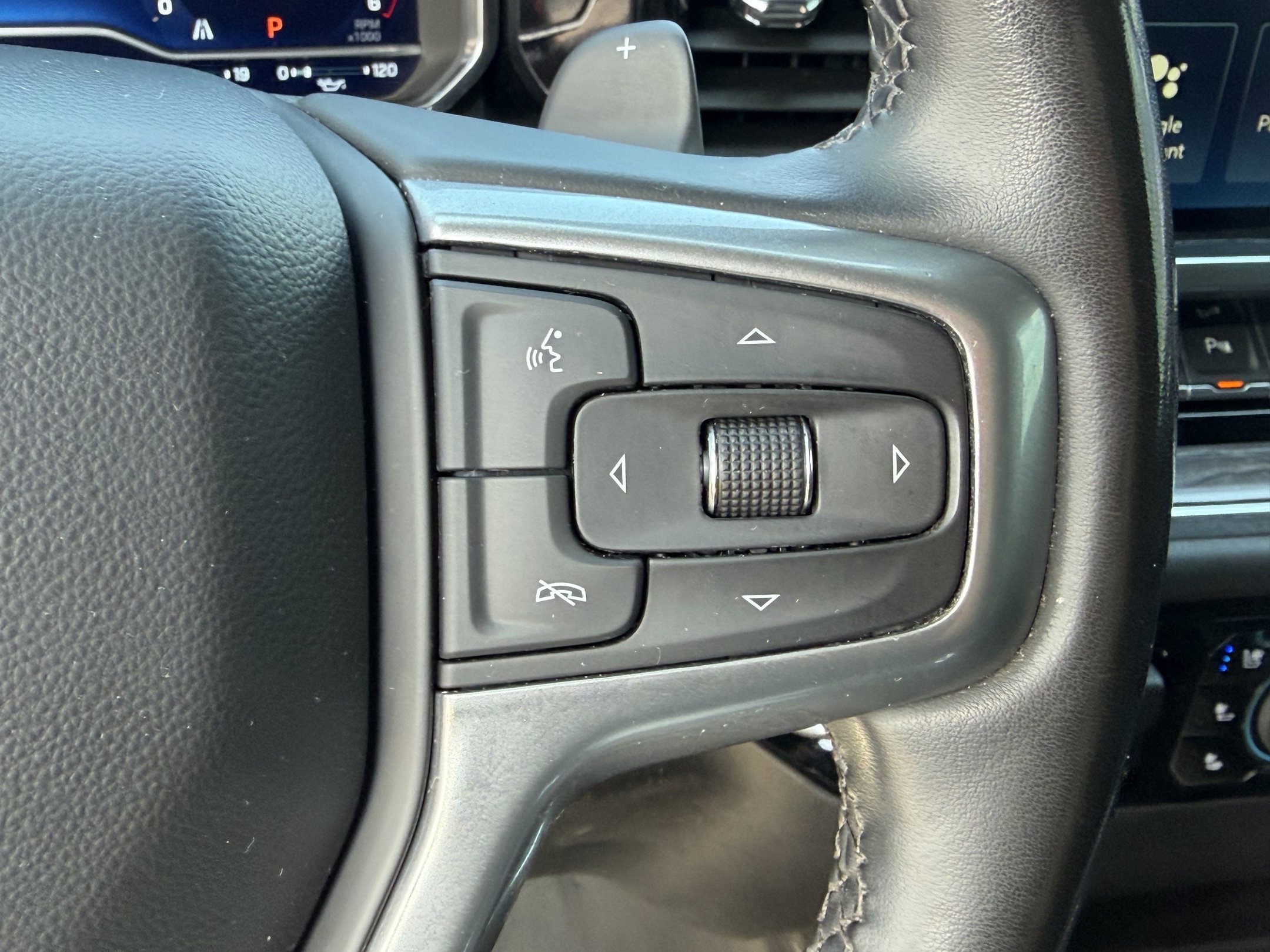 Used 2023 Chevrolet Silverado 1500 LTZ w/ LTZ Convenience Package II RWD image 16