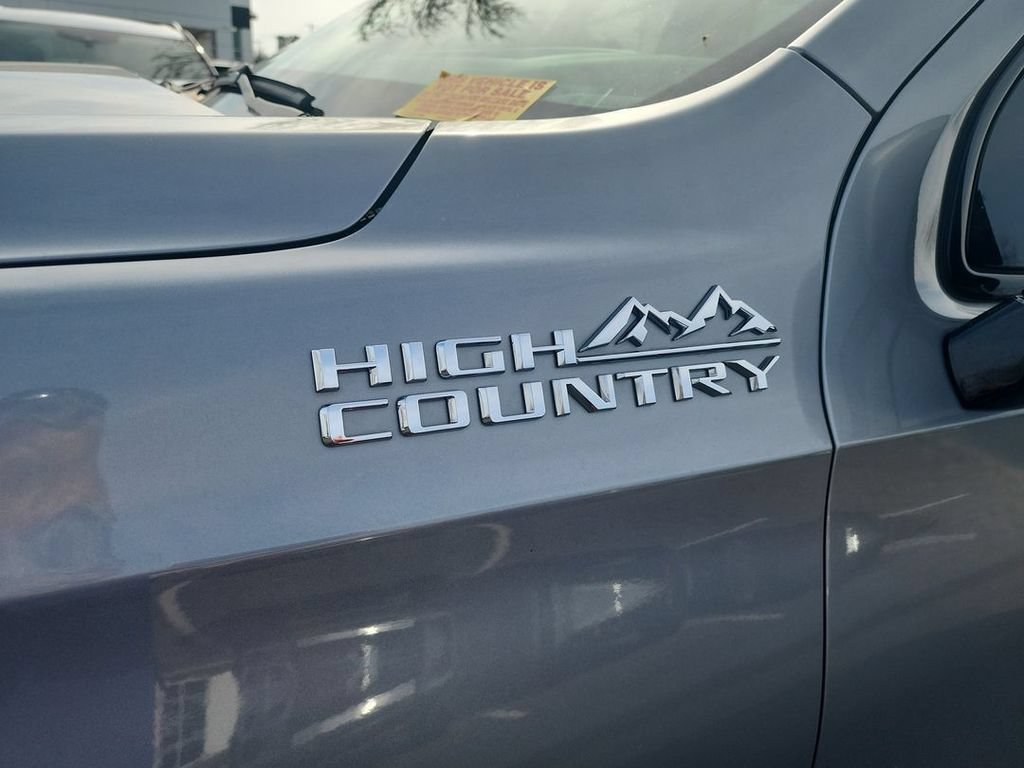 Certified 2023 Chevrolet Suburban High Country AWD/4WD image 32