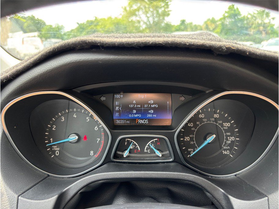 Used 2016 Ford Focus SE w/ SE Sport Package FWD image 16