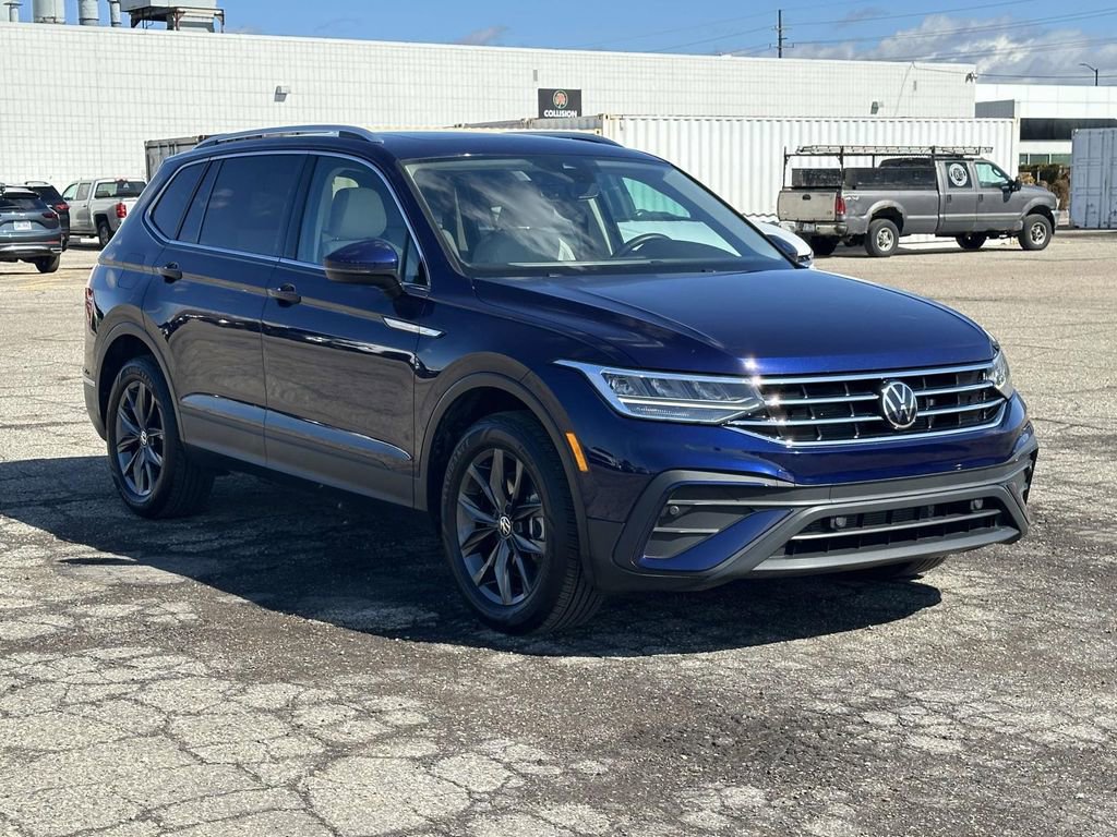Certified 2023 Volkswagen Tiguan SE w/ Panoramic Sunroof Package image 7