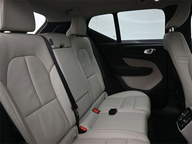 Used 2024 Volvo XC40 B5 Plus w/ Protection Package Premier image 32