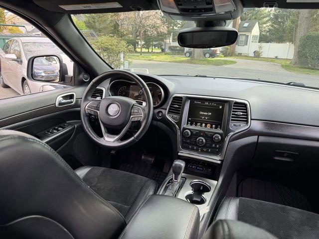 Used 2017 Jeep Grand Cherokee Altitude AWD/4WD image 17