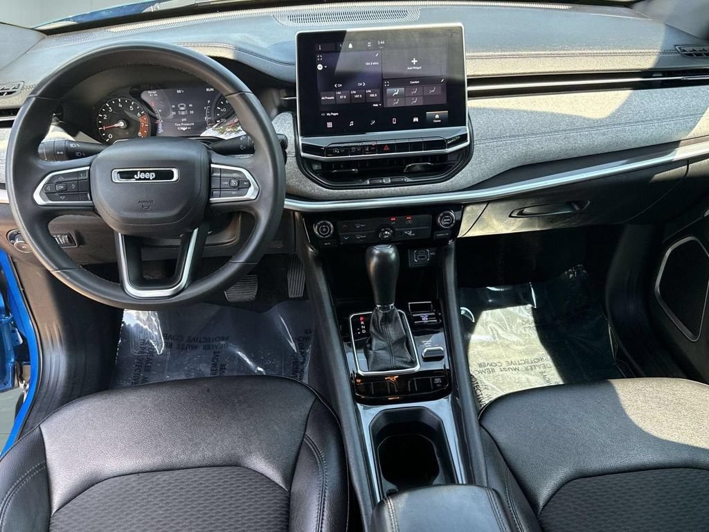Used 2024 Jeep Compass Latitude AWD/4WD image 27