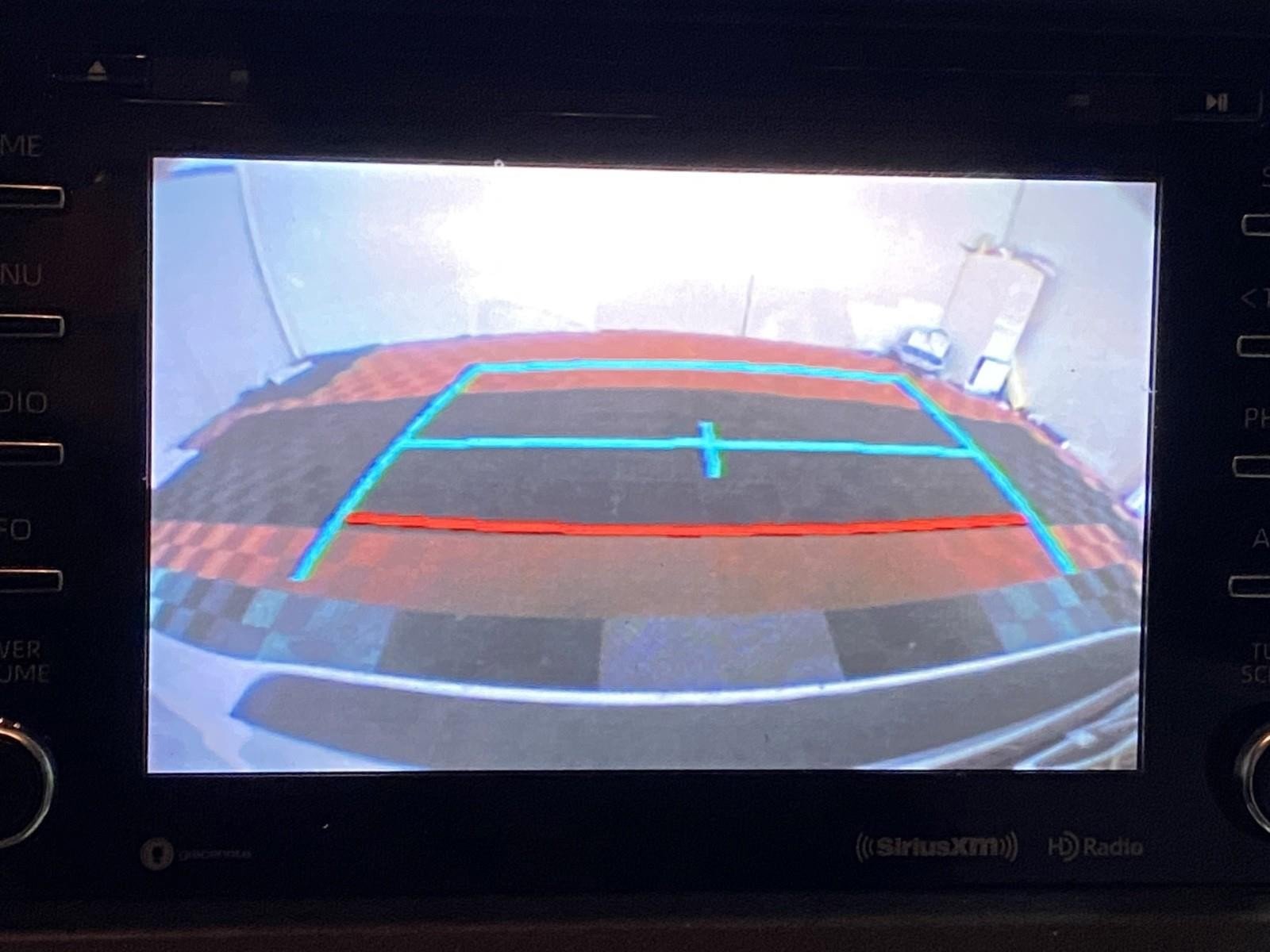 Used 2018 Toyota Sienna LE w/ Carpet Mat Package image 26
