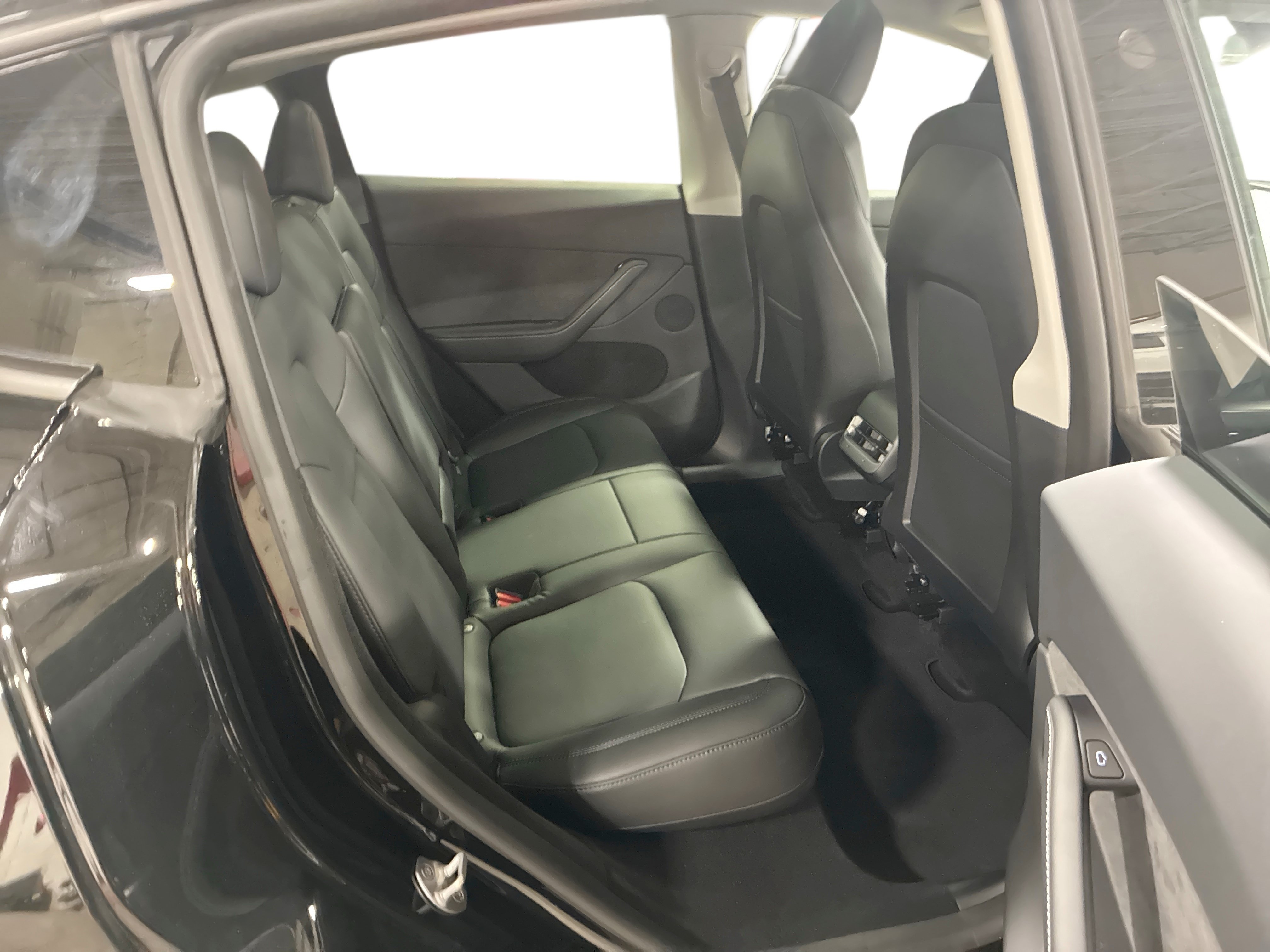 Certified 2023 Tesla Model Y Long Range AWD/4WD image 11