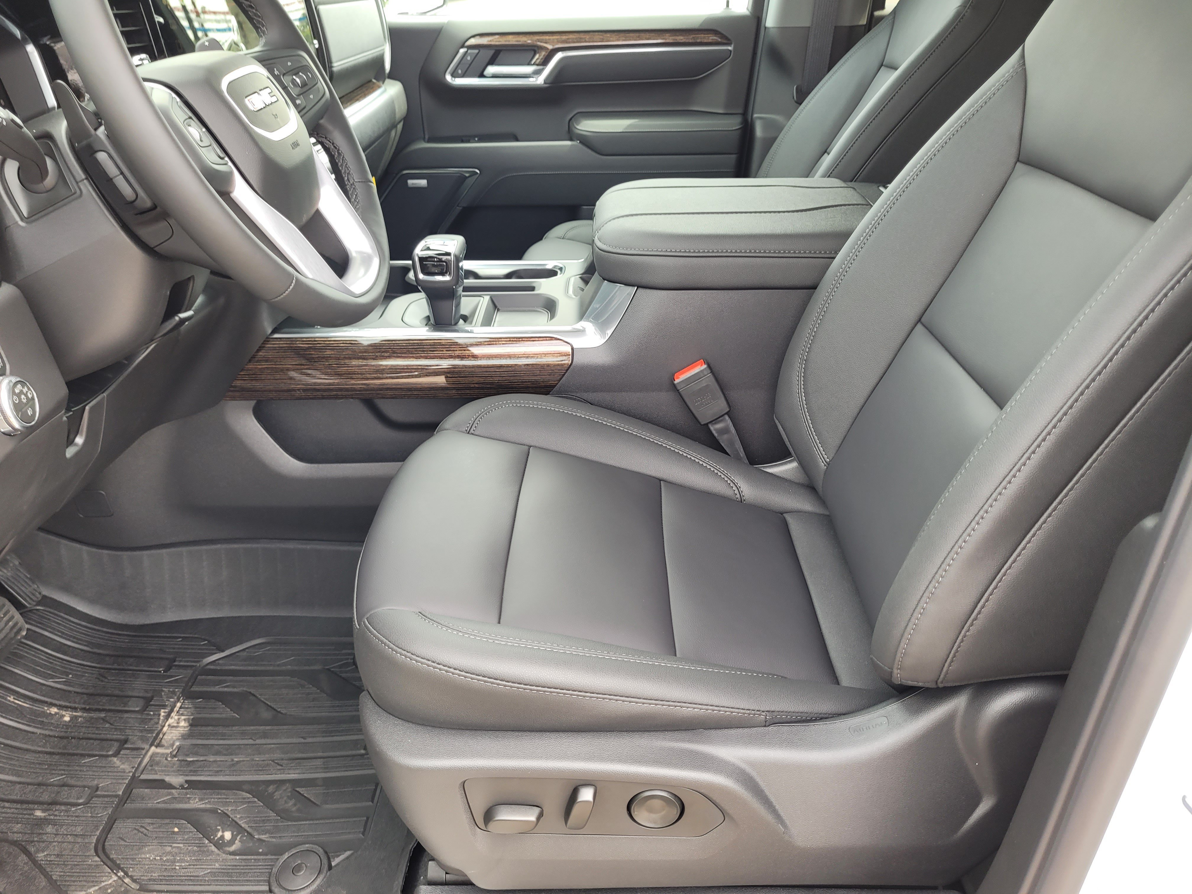 New 2026 GMC Sierra 1500 Elevation w/ Elevation Premium Package AWD/4WD image 20