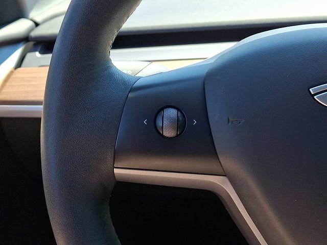 Used 2023 Tesla Model Y Long Range AWD/4WD image 24