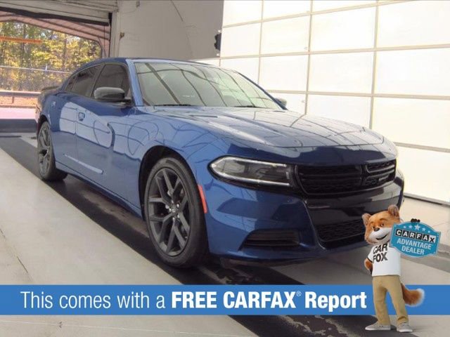 Used 2022 Dodge Charger SXT w/ Blacktop Package RWD image 2