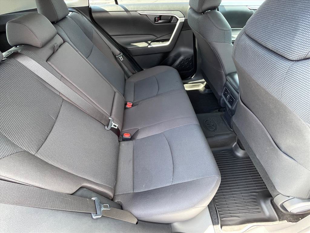 Used 2024 Toyota RAV4 LE AWD/4WD image 27