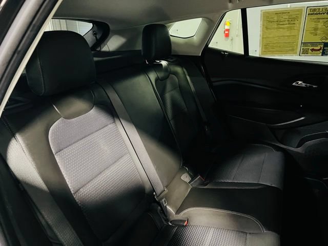 Used 2025 Chevrolet Trax LT FWD image 27