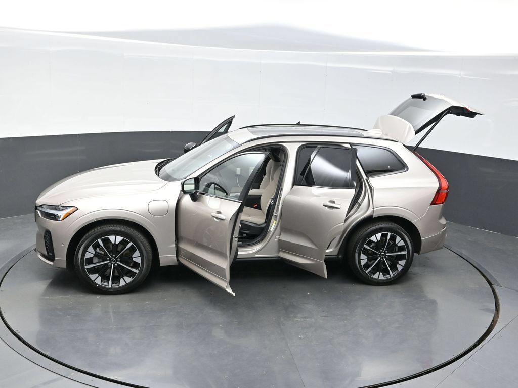 New 2026 Volvo XC60 T8 Plus w/ Protection Package Premier AWD/4WD image 39