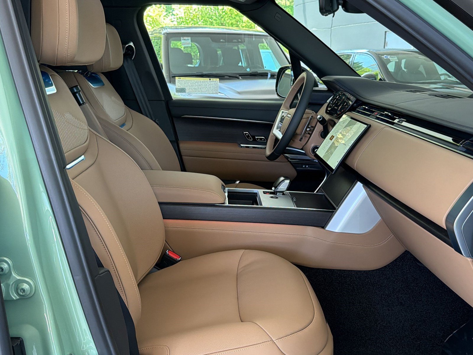 New 2026 Land Rover Range Rover SV AWD/4WD image 31