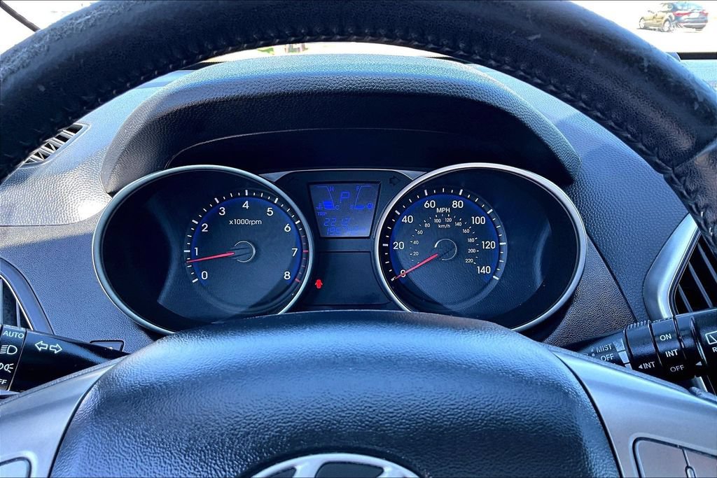 Used 2011 Hyundai Tucson GLS w/ Navigation Pkg 2 FWD image 19