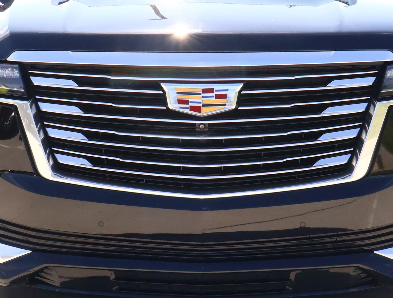 Used 2024 Cadillac Escalade ESV Premium Luxury Platinum AWD/4WD image 8