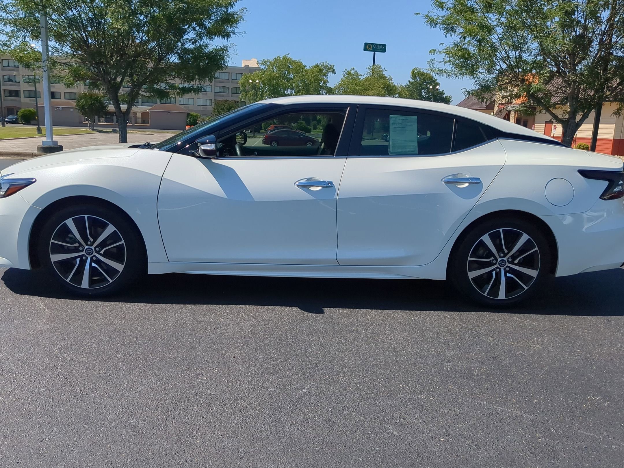 Used 2023 Nissan Maxima SV w/ Floor Mat Group FWD image 6