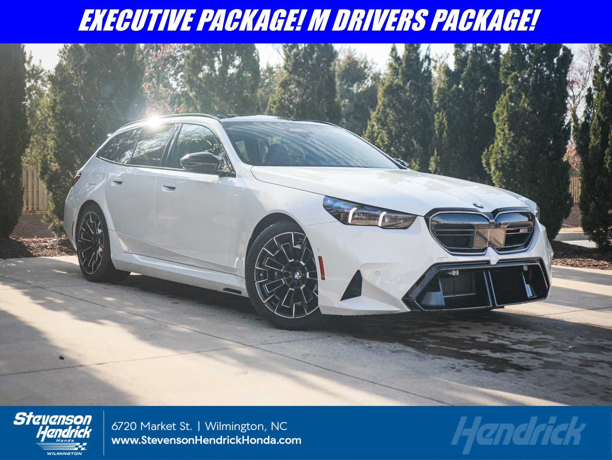 Used 2025 BMW M5 Touring image 1