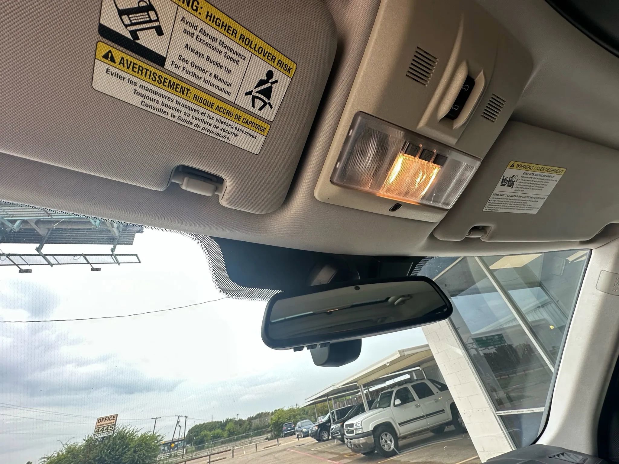 Used 2015 Land Rover LR4 HSE LUX image 33