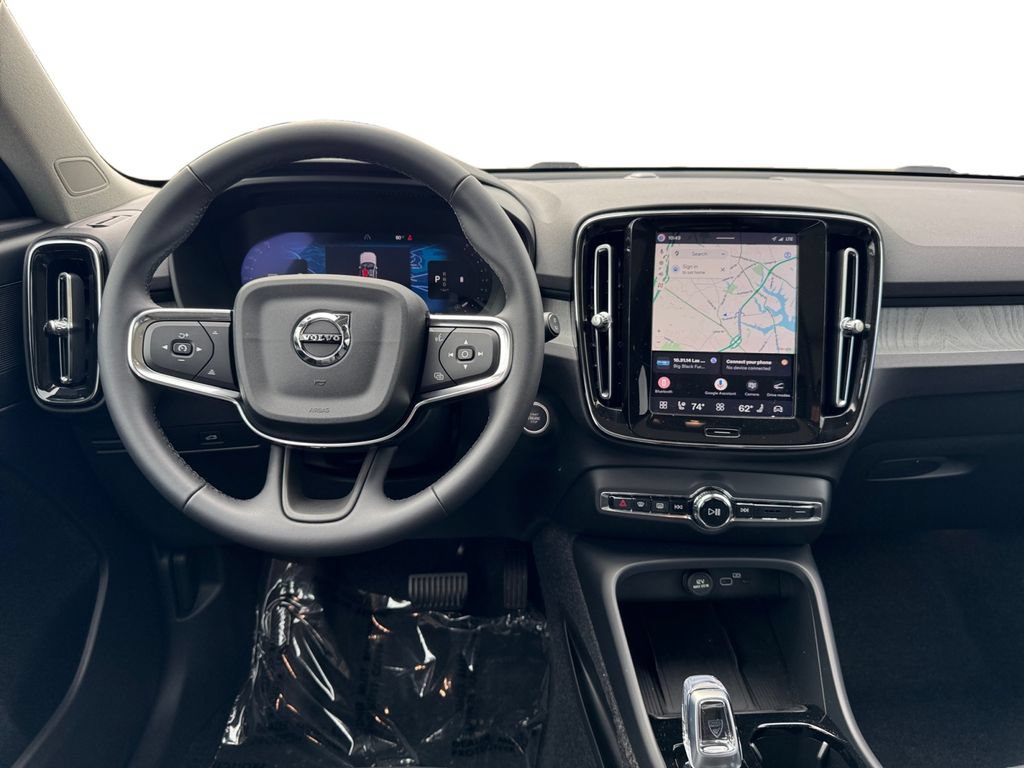 Certified 2026 Volvo XC40 B5 Plus AWD/4WD image 26