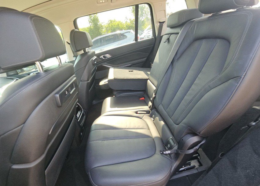 Used 2020 BMW X7 xDrive40i w/ Parking Assistance Package AWD/4WD image 11