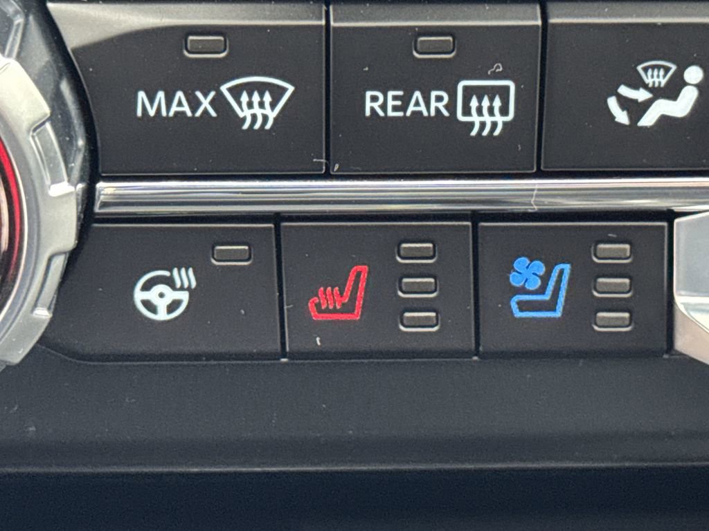 New 2026 Ford F350 Lariat w/ Black Appearance Package image 31